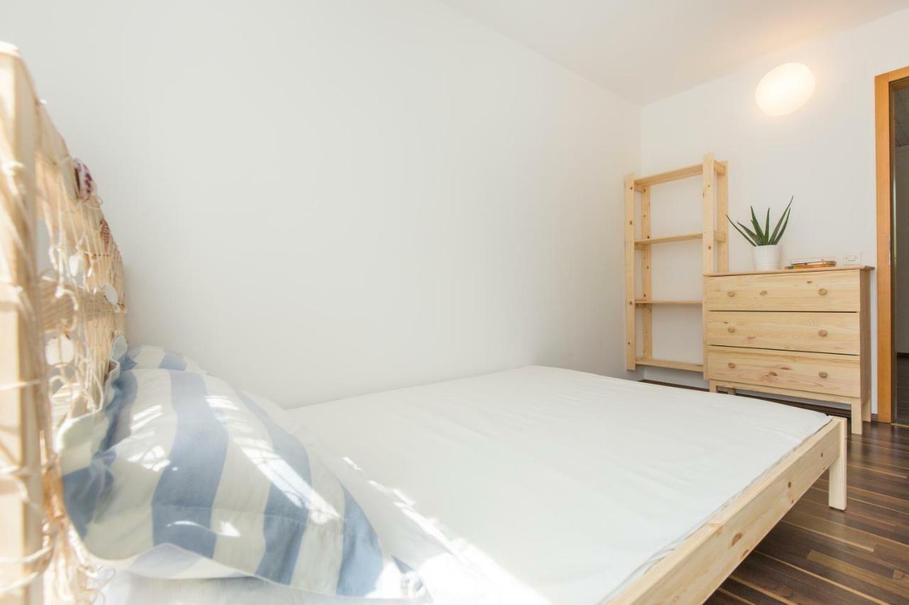 Casa Flora 3-Minutes' Walk From The Beach Novigrad Istria Eksteriør billede